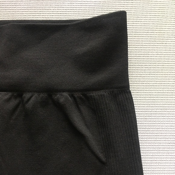 High Waisted Fall/Winter Stretch Black Leggings   - Picture 9 of 10